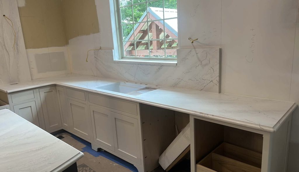 Inverness Everleigh Quartz